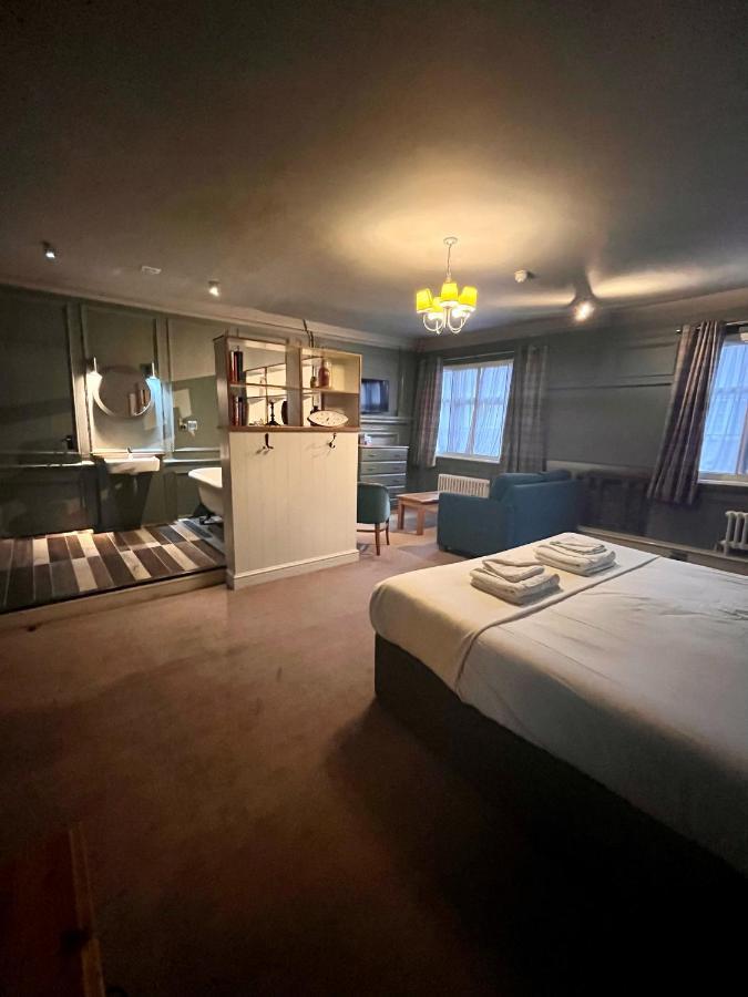 The Ostrich Inn Colnbrook London Heathrow Σλόουθ Εξωτερικό φωτογραφία